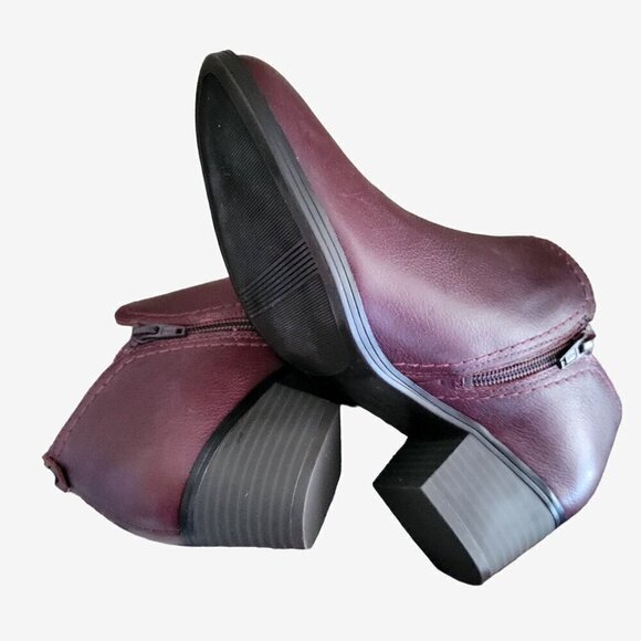 Naturalizer Zarie Leather Ankle Booties W/ Low Block Heel & Side Zipper Closure - Picture 6 of 8